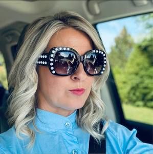 Meet your Posher, Lida